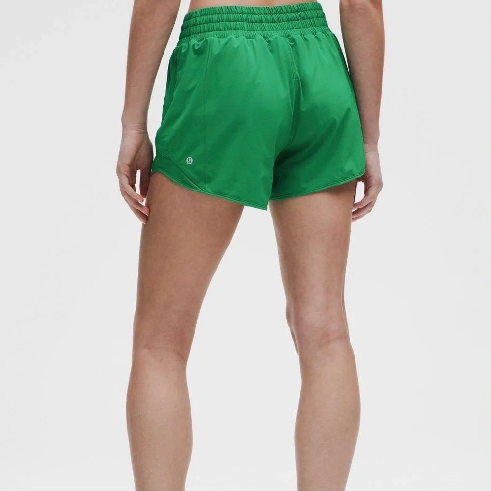 Lululemon Hottie Hot Shorts Size 2 Green NWT - Picture 3 of 10